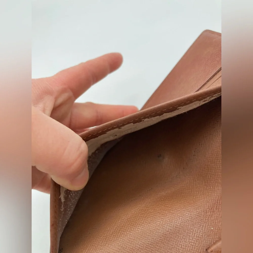 LOUIS VUITTON MONOGRAM INTERNATIONAL WALLET